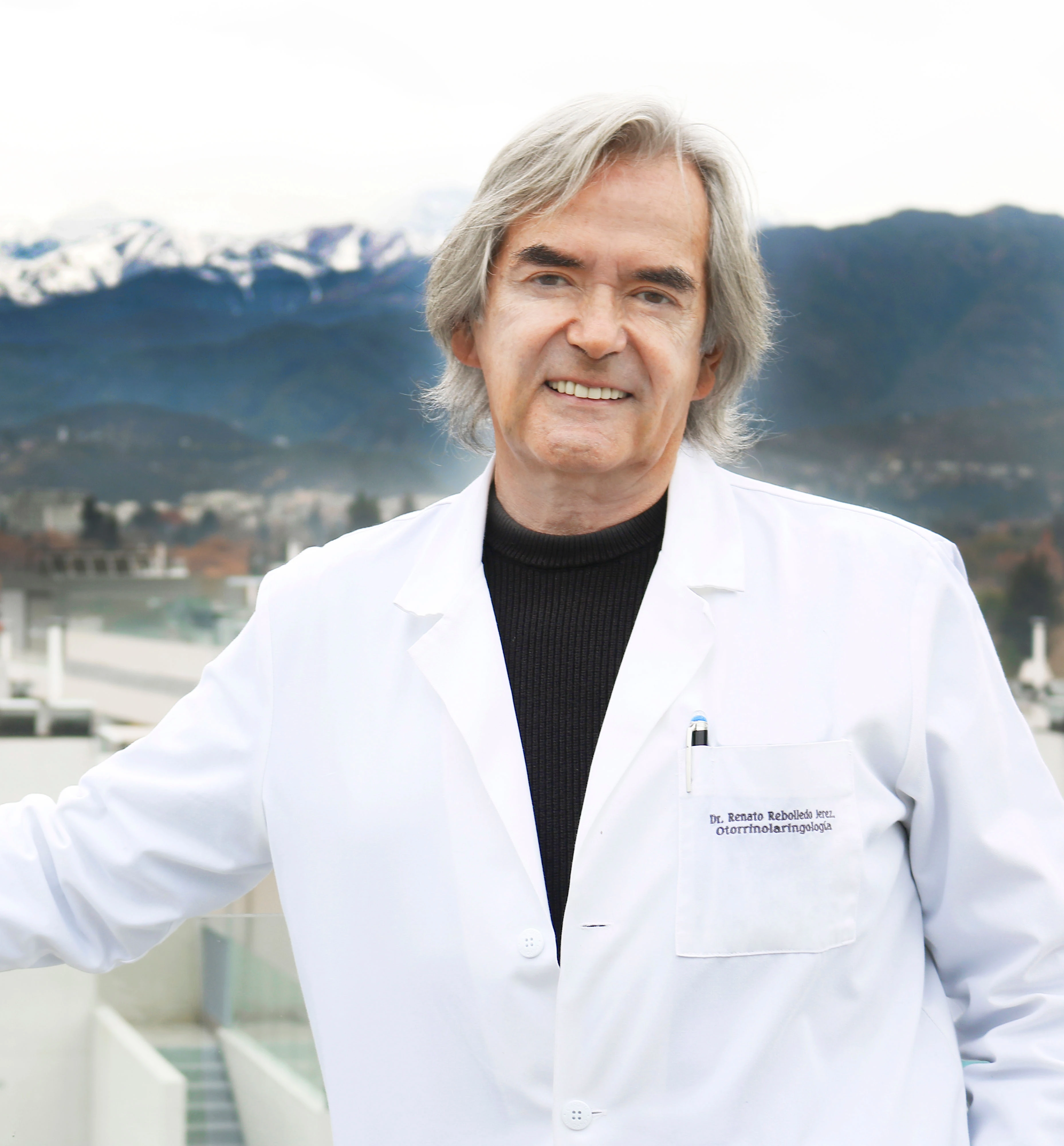 Dr. Renato Rebolledo